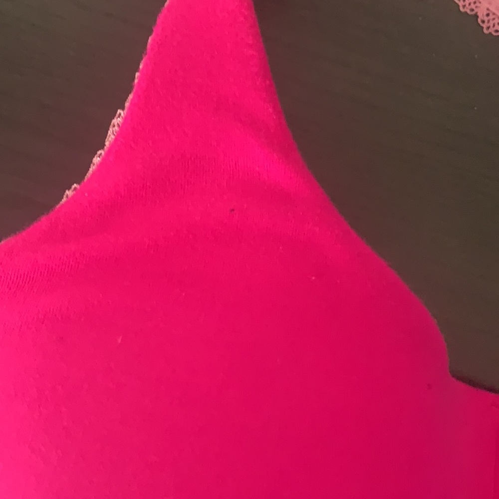 Victoria’s Secret classic bright pink bra EUC - Picture 2 of 8